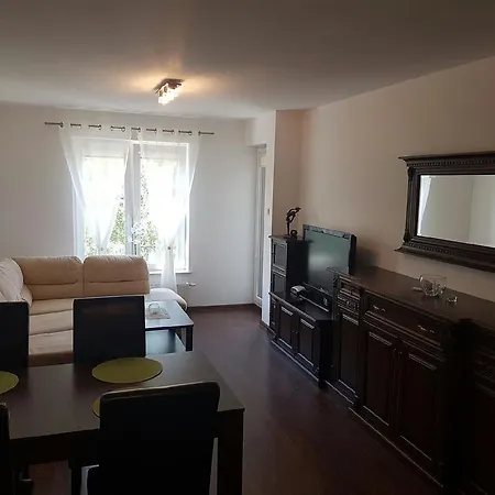 Apartament Osiedle Polanki * 코워브제크